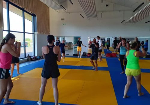 Premier Cours De Renforcement Musculaire Dans La Nouvelle Salle