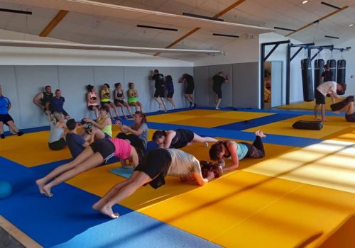 Premier Cours De Renforcement Musculaire Dans La Nouvelle Salle