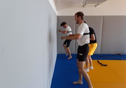 Premier Cours De Renforcement Musculaire Dans La Nouvelle Salle