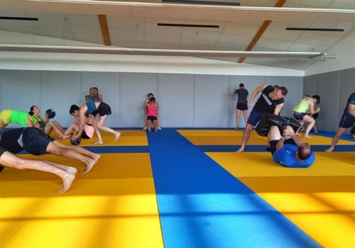 Premier Cours De Renforcement Musculaire Dans La Nouvelle Salle